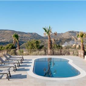 3 bedroom villa with pool near Castellamarre del Golfo, sleeps 5